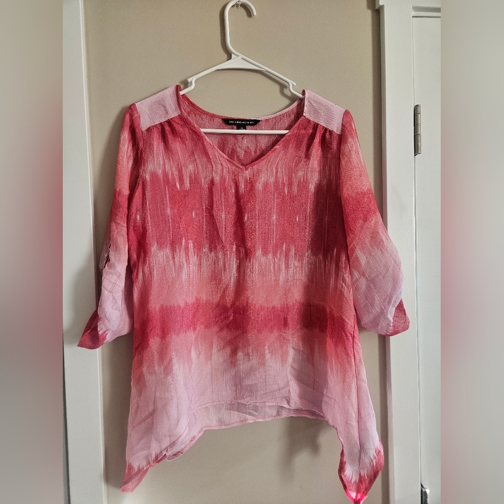 Zac & Rachel Red Ombre V-Neck Blouse Petite Small Flowy Pink Office‎ Work Top